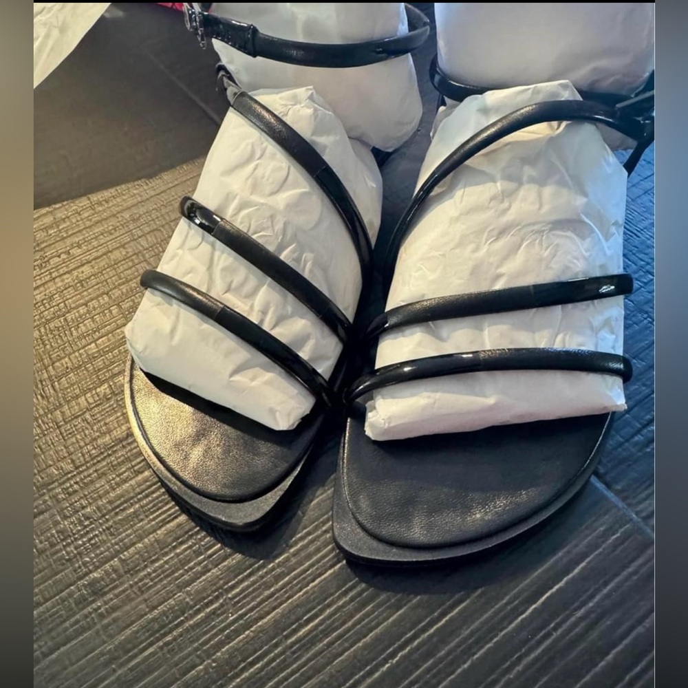 Split Mignon Strappy Flat Sandal - image 5